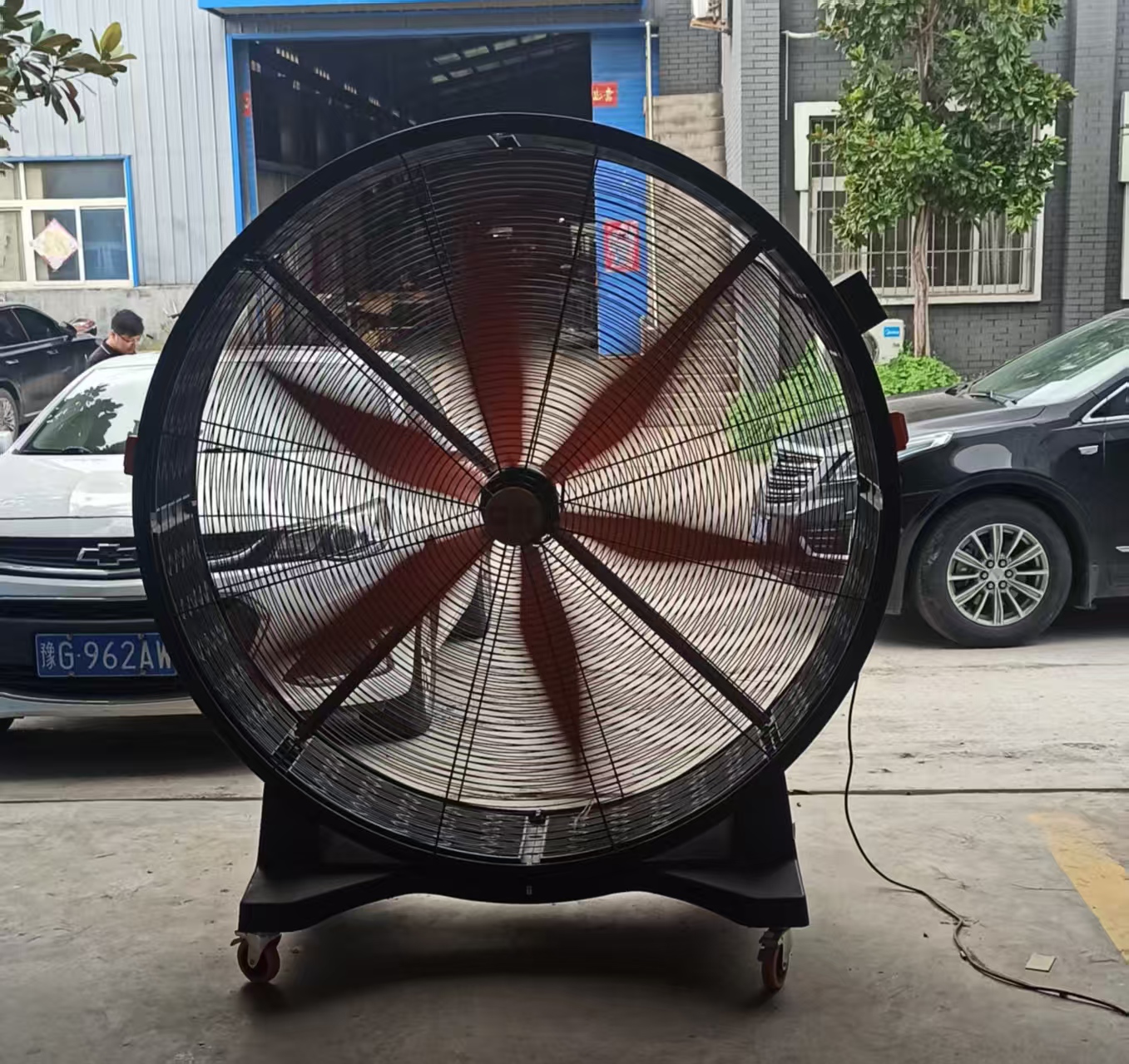 戰(zhàn)高溫，送清涼